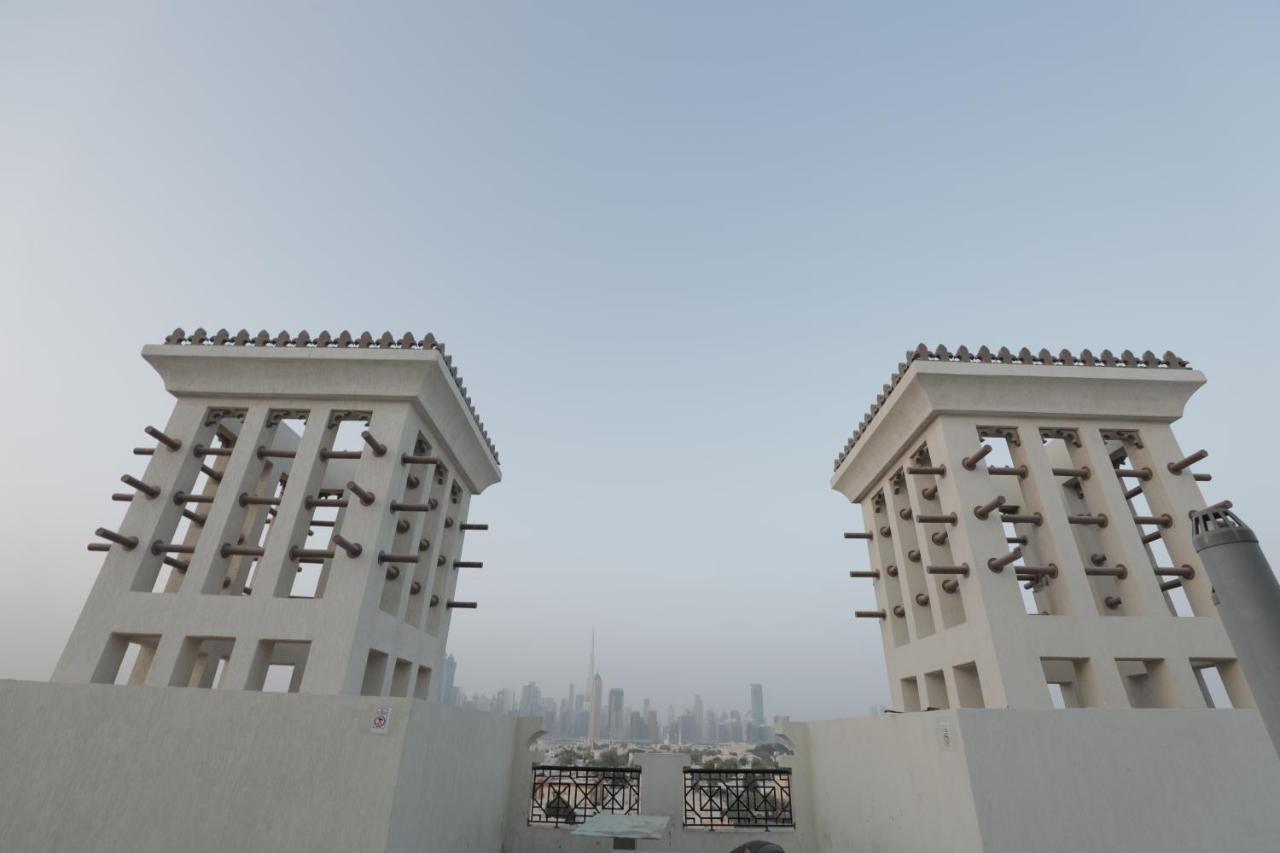 Cozy Rooms And Small Partitions For Men Guests In Dubai Exterior foto